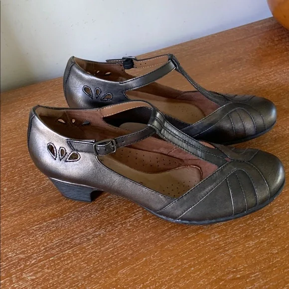 NWOT Cobb Hill Angelina Metallic T-strap Maryjanes 9.5 - Picture 2 of 11